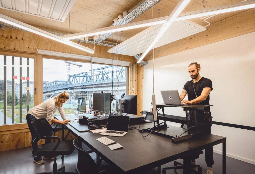 In unserem Portfolio haben wir für jedes Budget sowie jede Teamgröße etwas dabei Bild: Flexibler Arbeitsplatz zur Miete in Berlin Kreuzberg