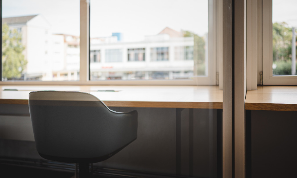 Gute Locations zum produktiven Arbeiten sind rar: Desk Sharing macht sich diese Situation zunutze Bild: Beispiel des Desk Sharing als modernem Bürokonzept